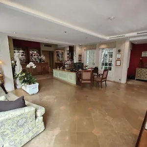 **** Hotel Le Relais Médicis Francia